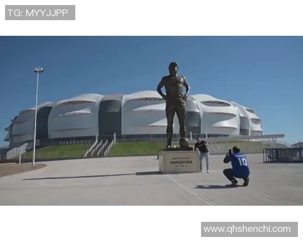阿根廷足球明星雕塑展现传奇球员风采与激情的艺术之旅